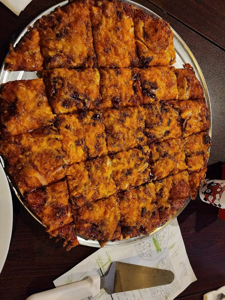 BBQ Pulled Pork Pizza